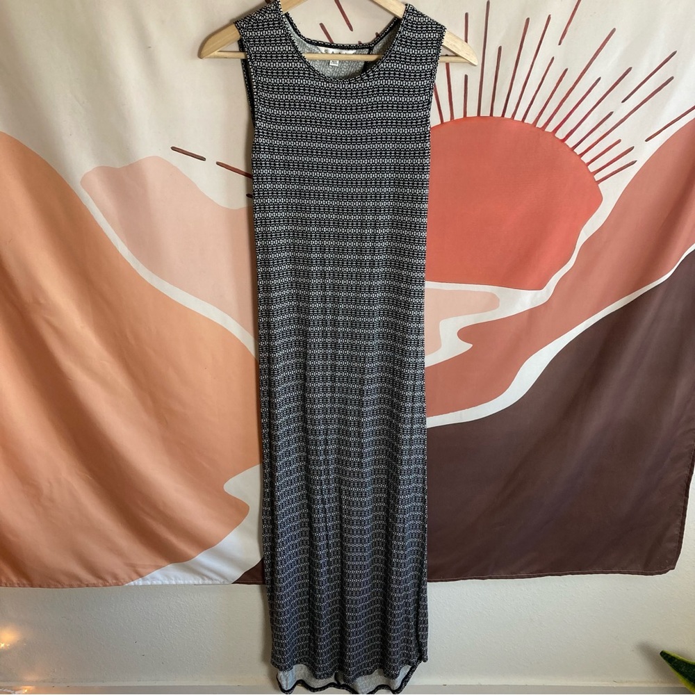 CAbi Black & White Sleeveless Knit Pattern Maxi Dress Small runched back slip